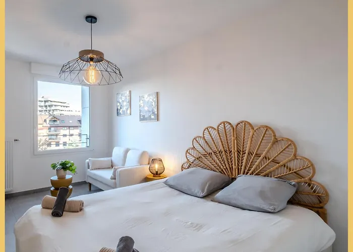 Le Dessaix I I Apartment